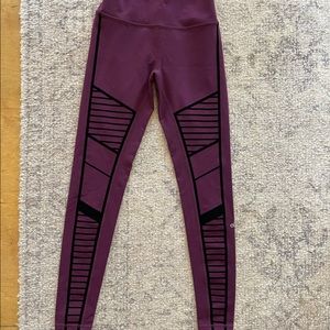Alo yoga burgundy leggings with black stripes